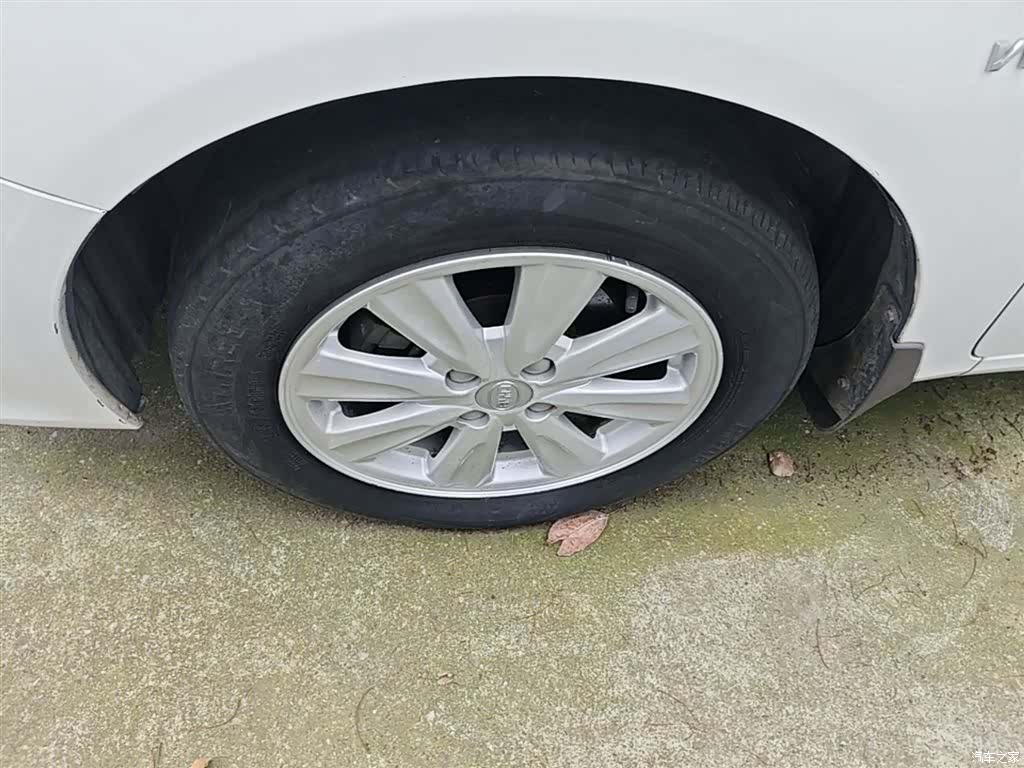 BYD L3, 2015 23