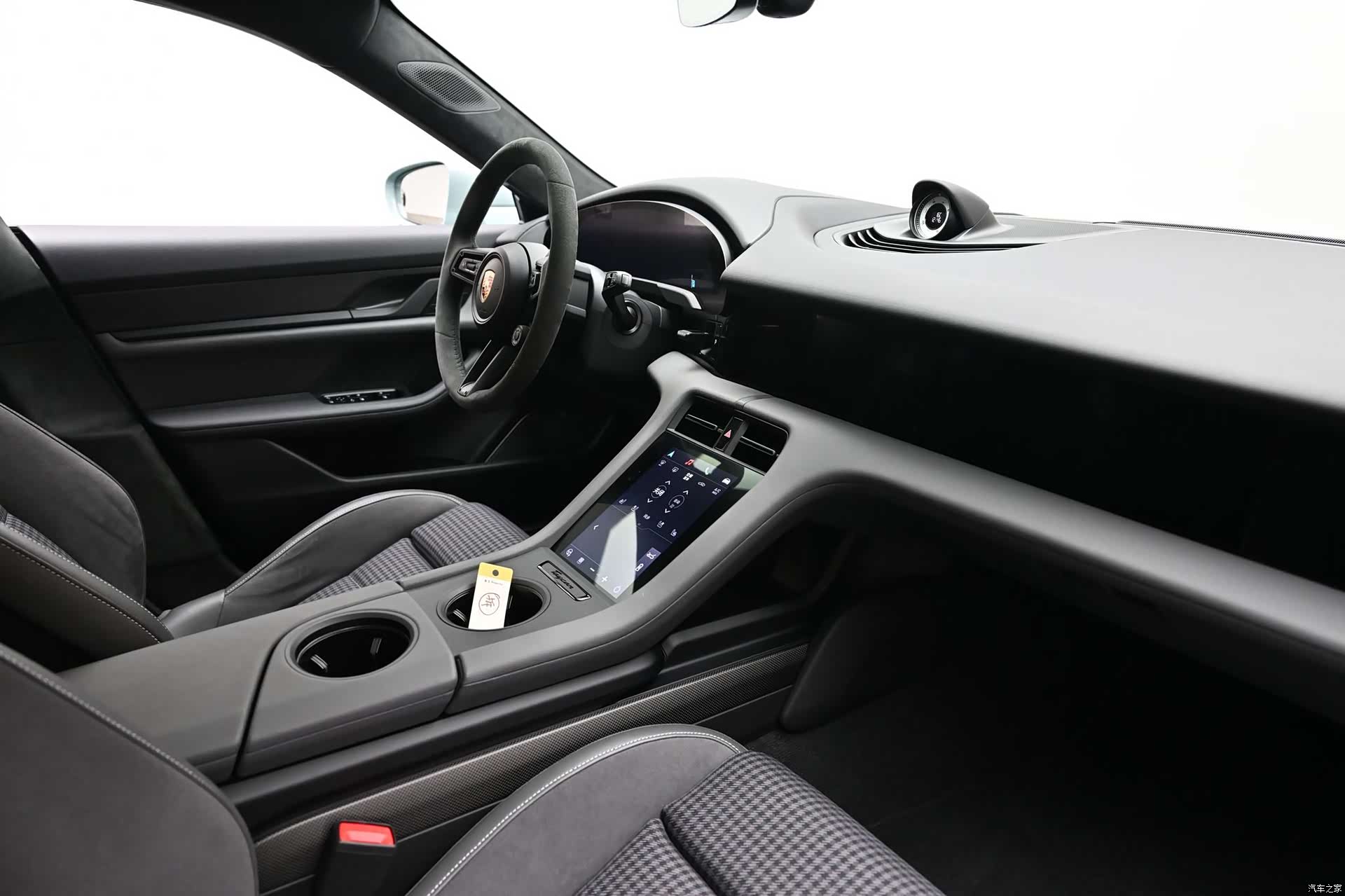 Porsche Taycan, 2025 7
