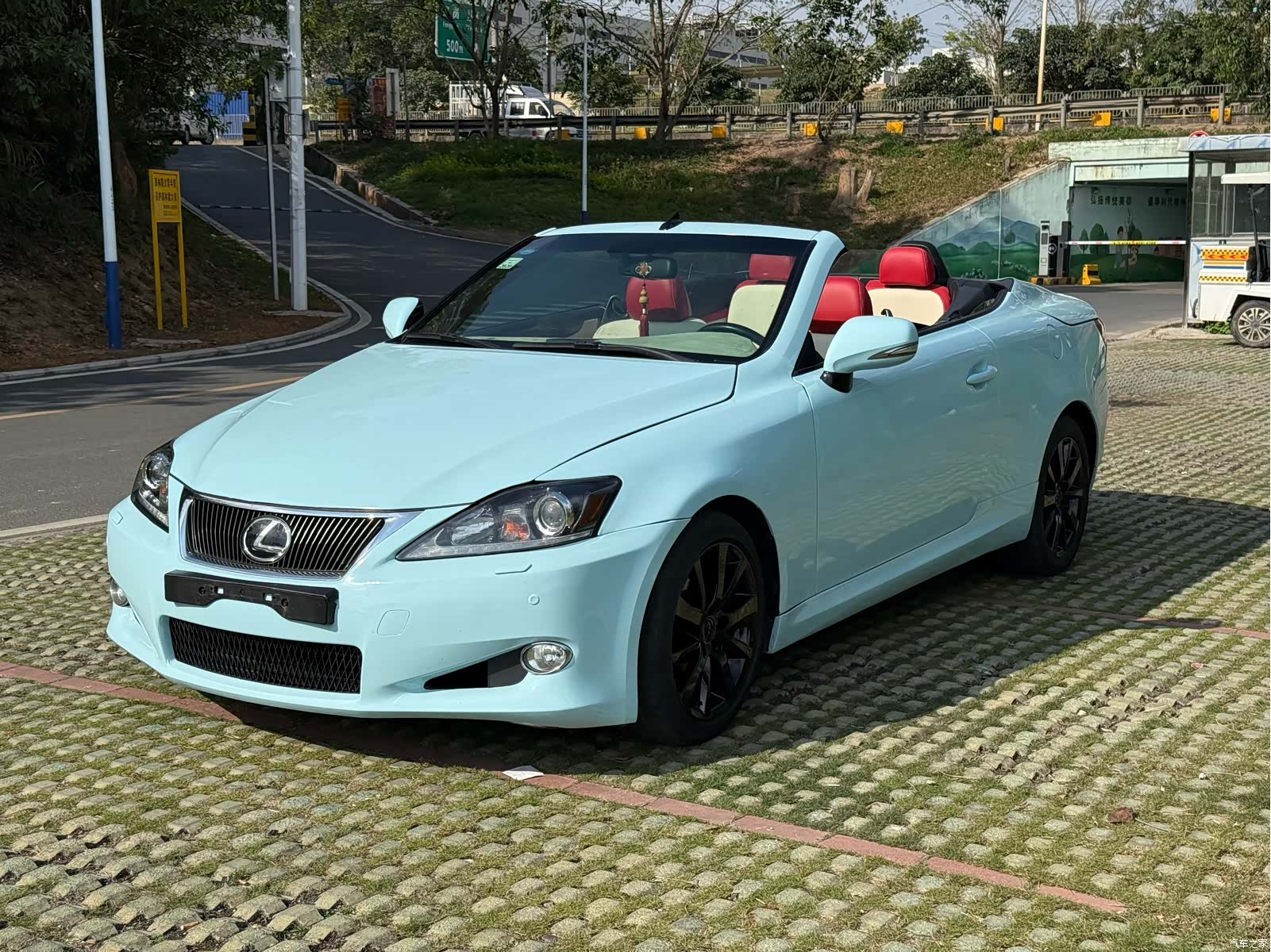 Lexus IS