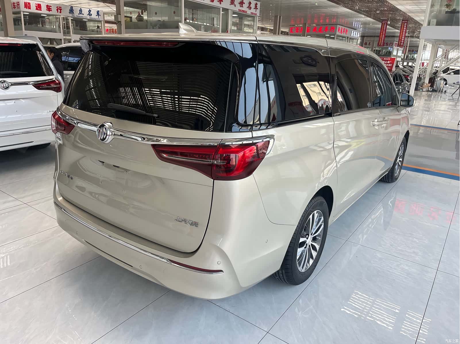 Buick GL8, 2022 8