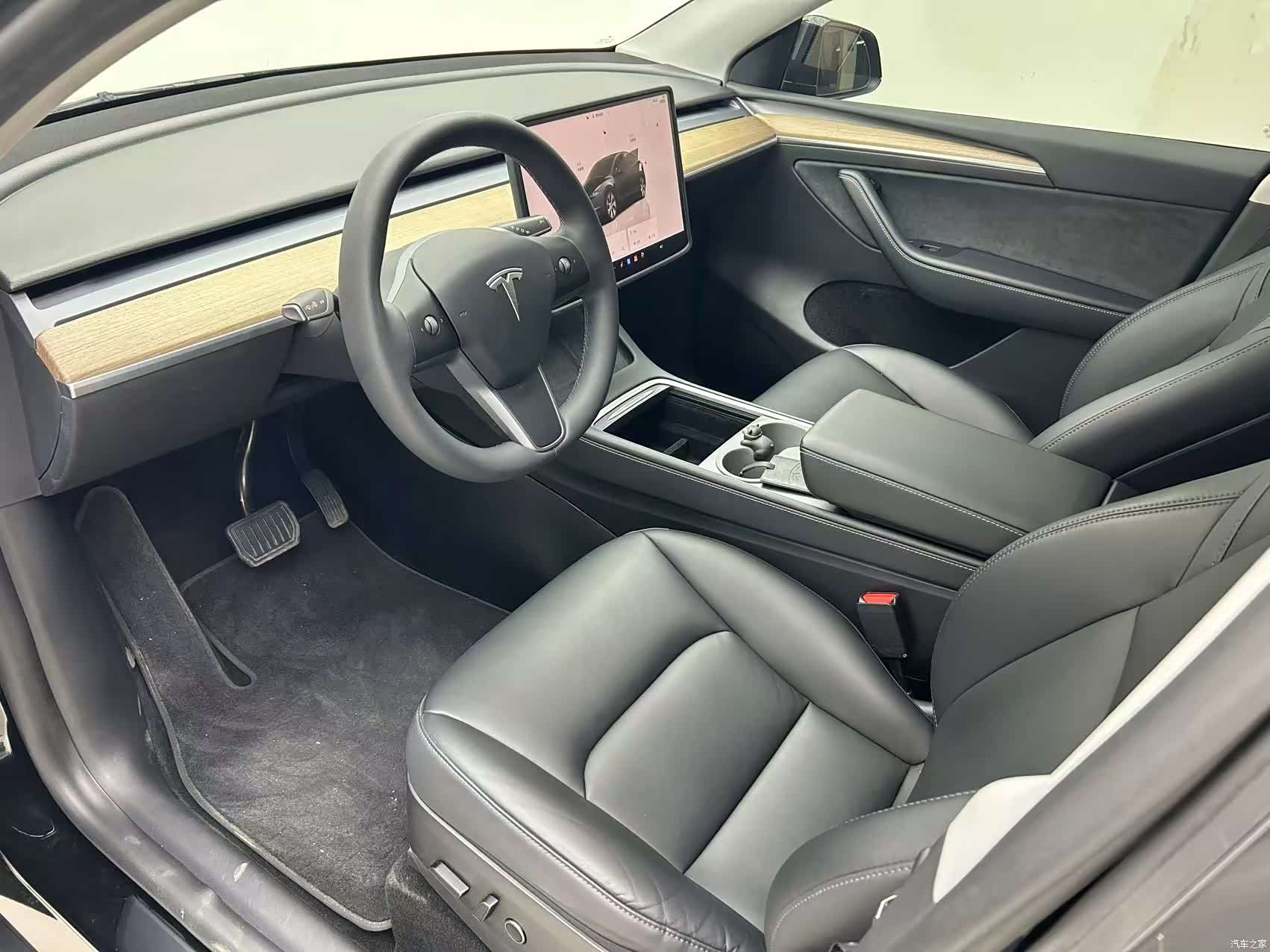 Tesla Model Y, 2023 4