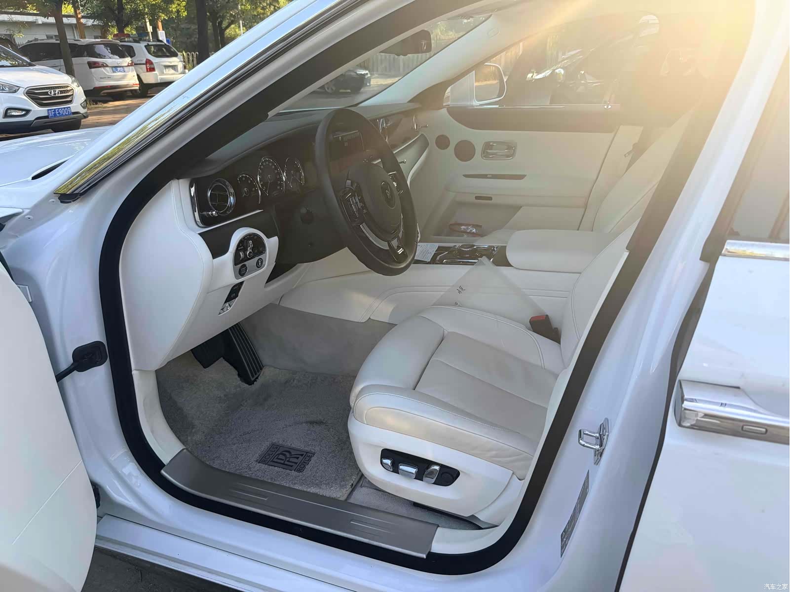 Rolls-Royce Ghost, 2022 7