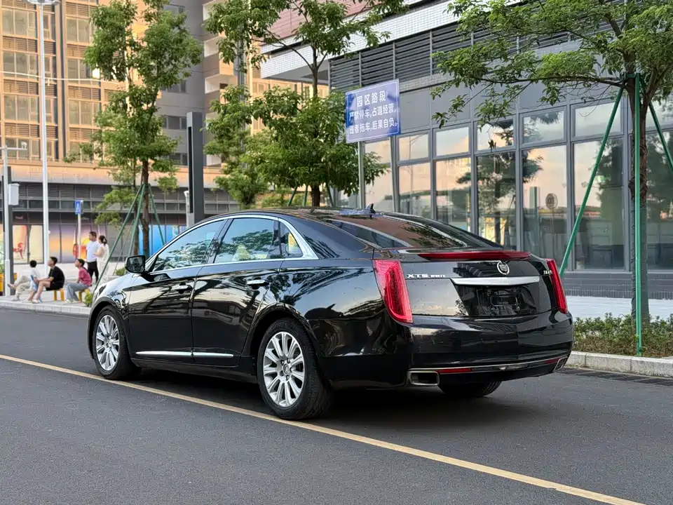 Cadillac XTS