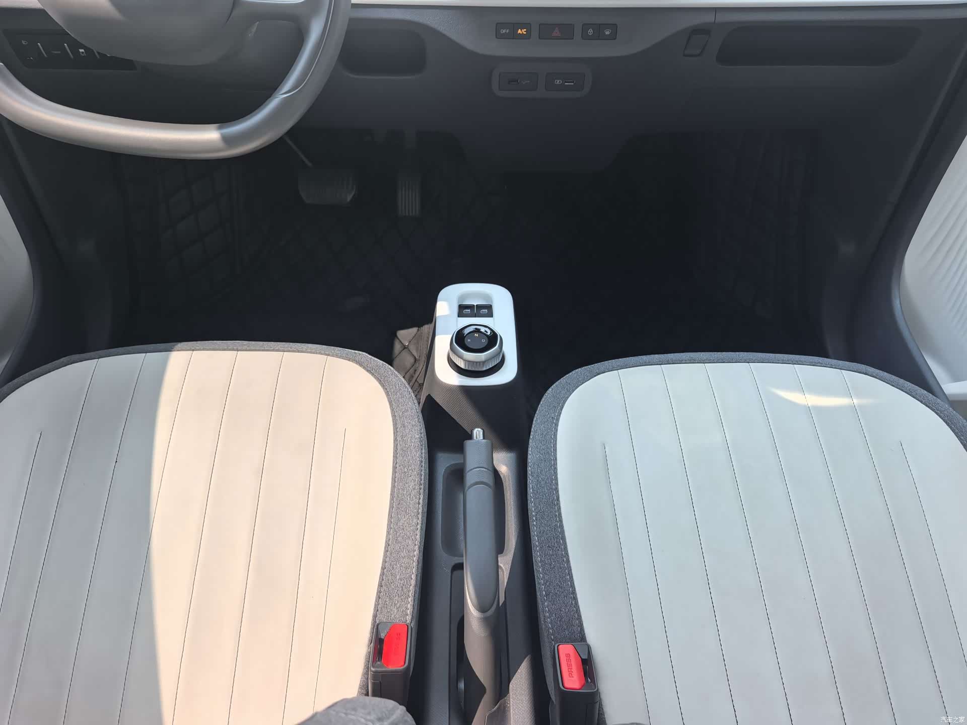 Geely Panda, 2025 14