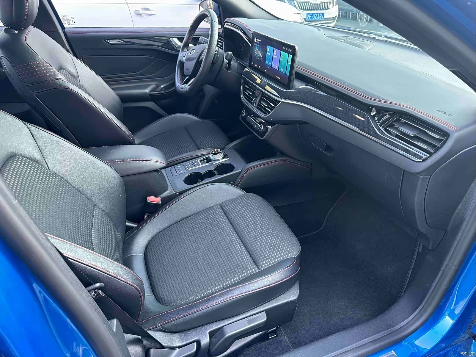 Ford Focus, 2022 12