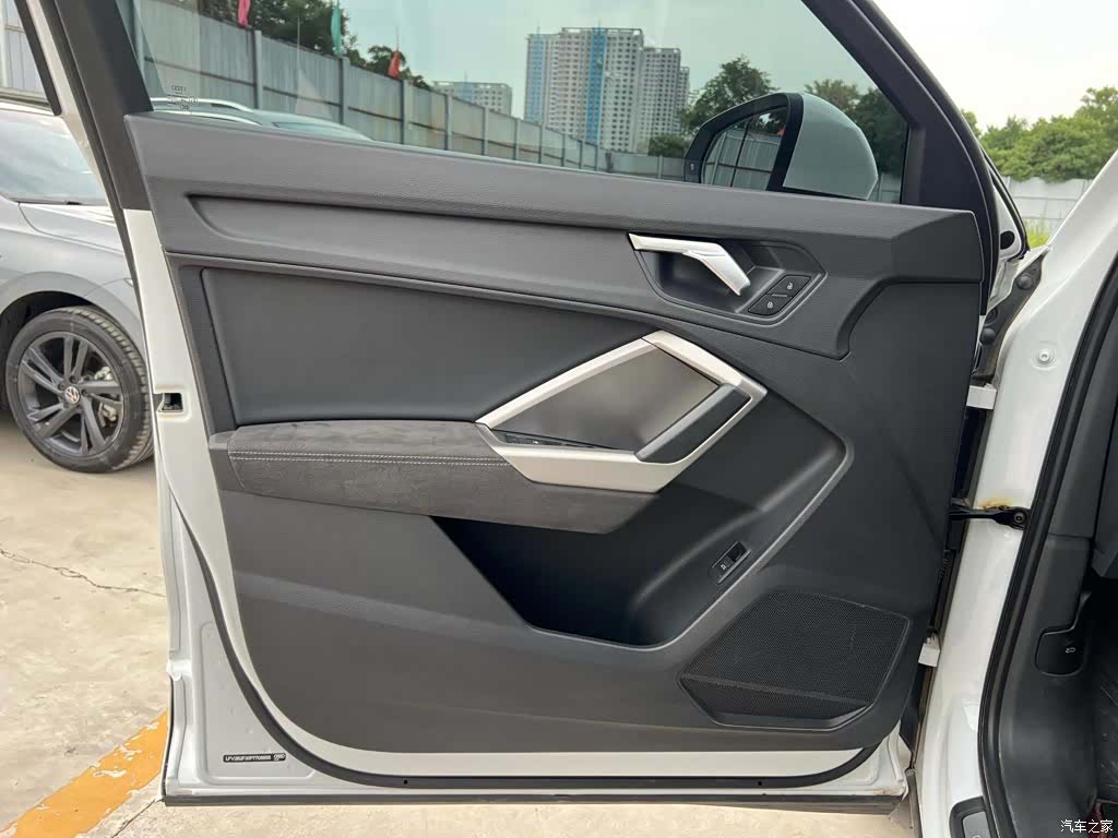 Audi Q3, 2023 11