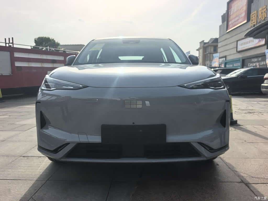 Geely Galaxy E5, 2025 2