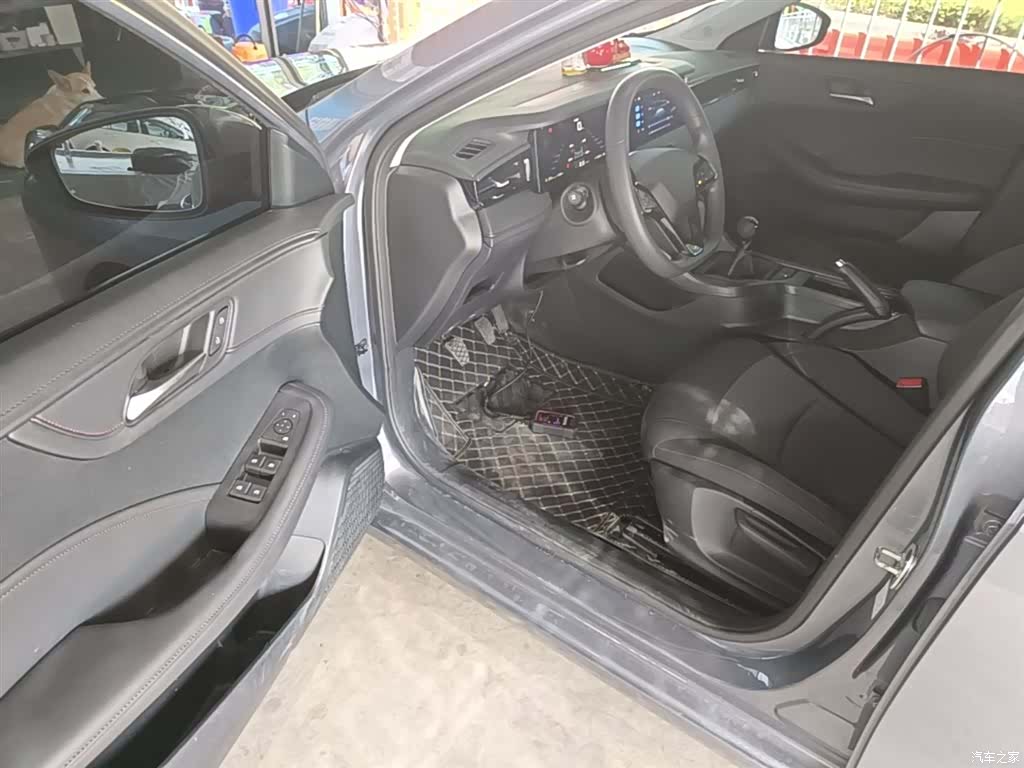 Roewe i5, 2025 16