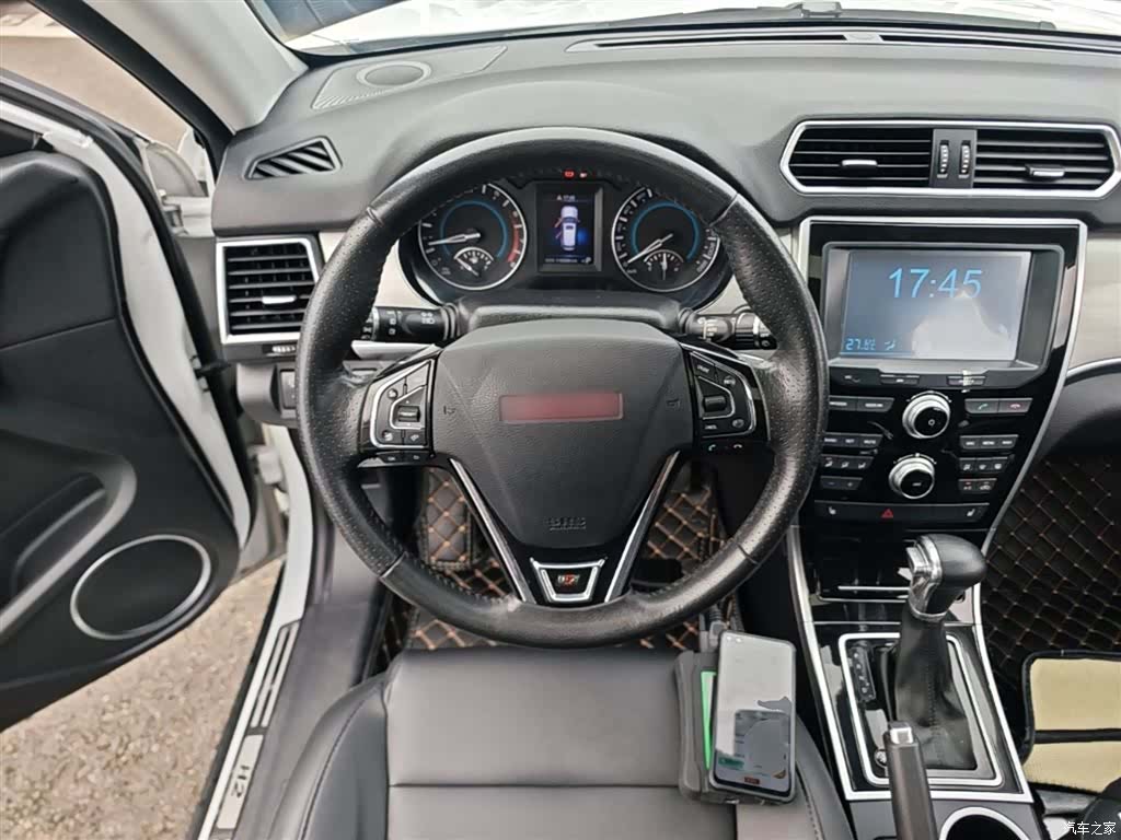 Haval H2, 2015 11