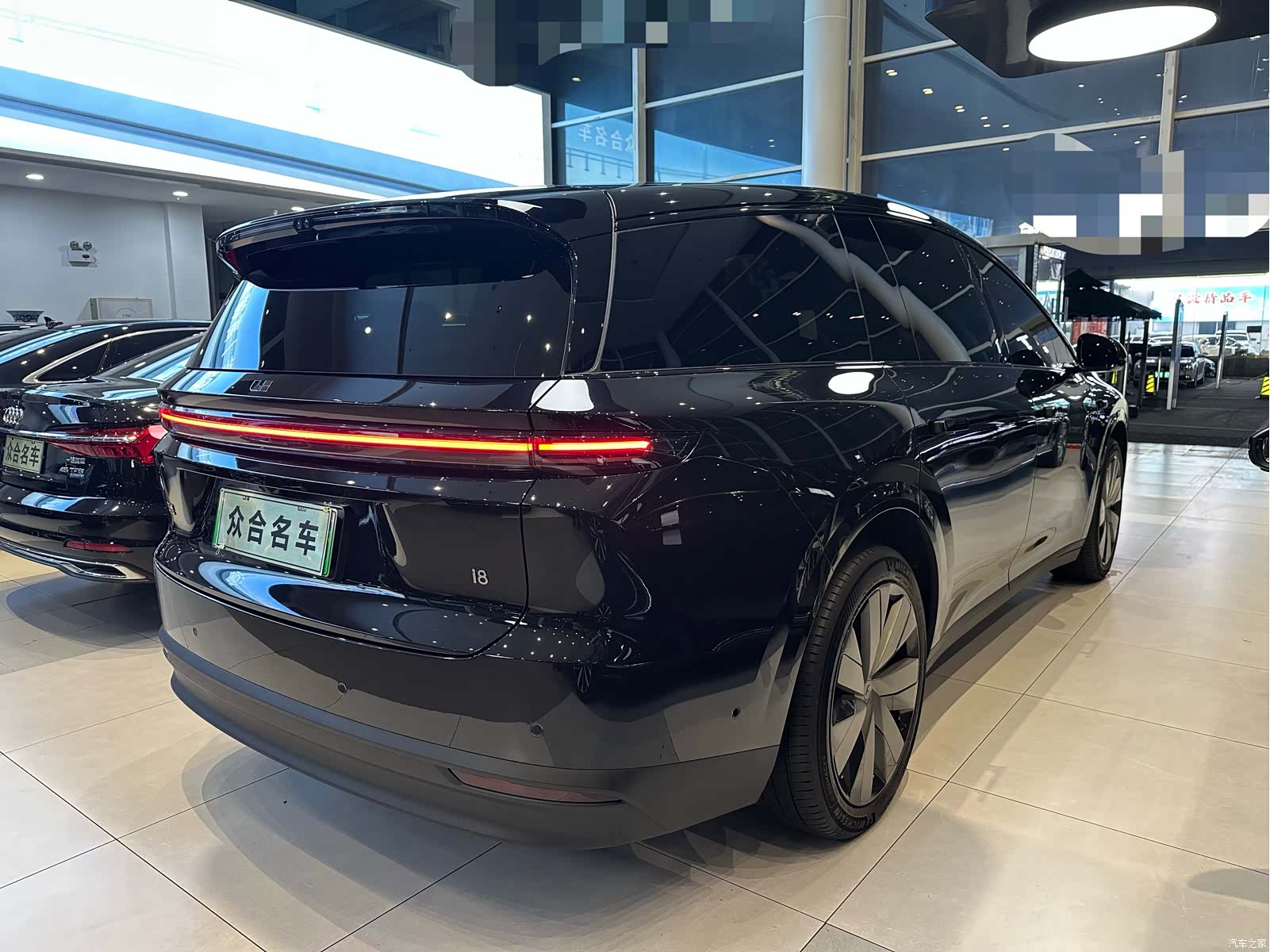Li Auto i8, 2026 6
