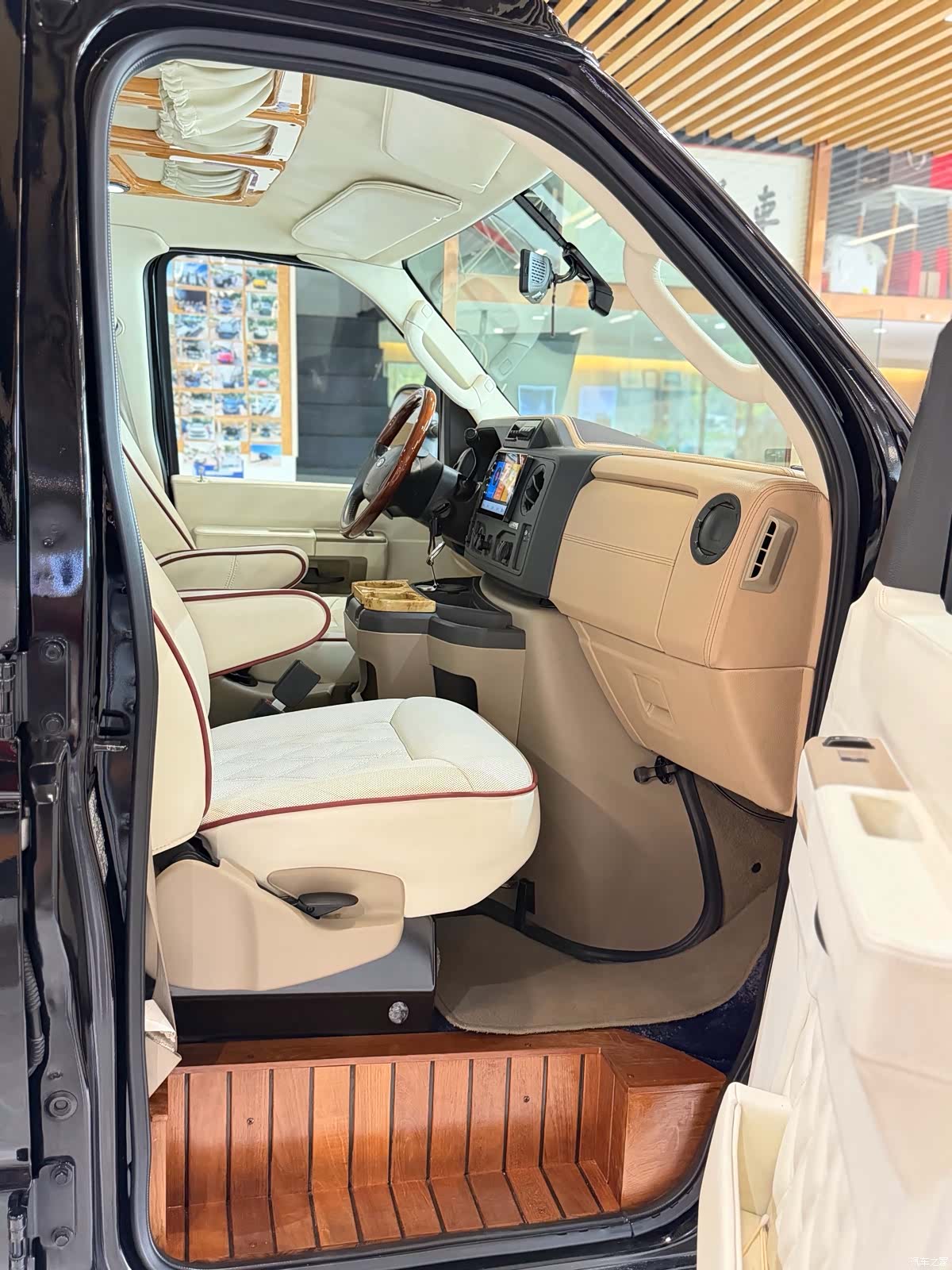Ford E350, 2014 22