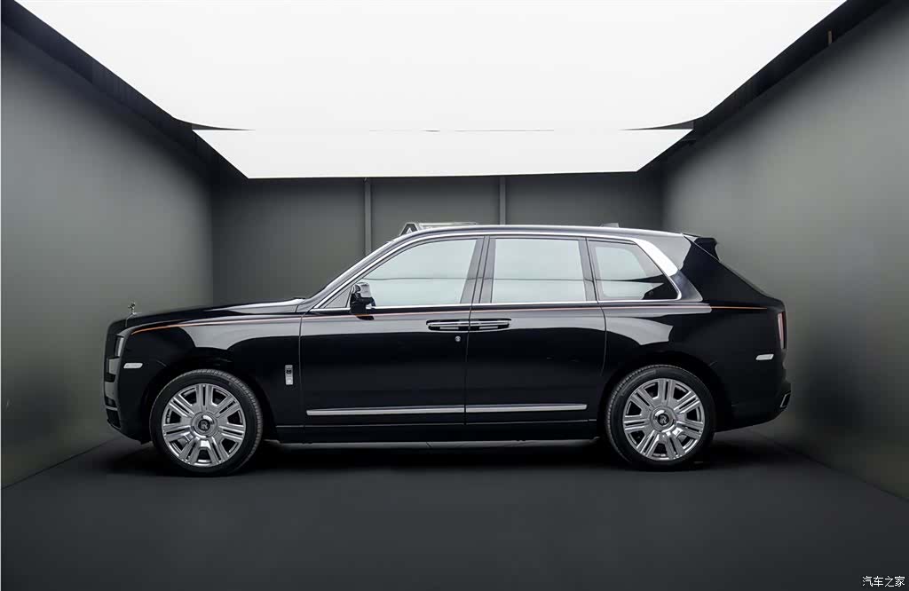 Rolls-Royce Cullinan, 2021 3