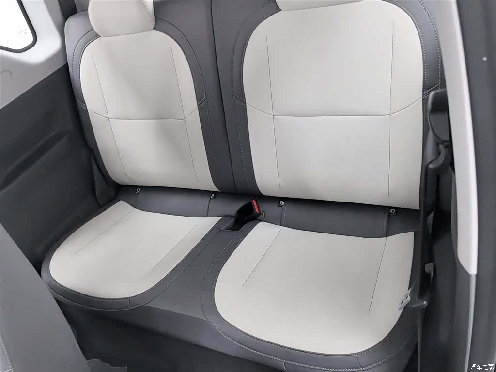 Geely Panda, 2025 15