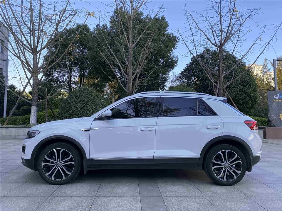 Volkswagen T-ROC exploring Songs