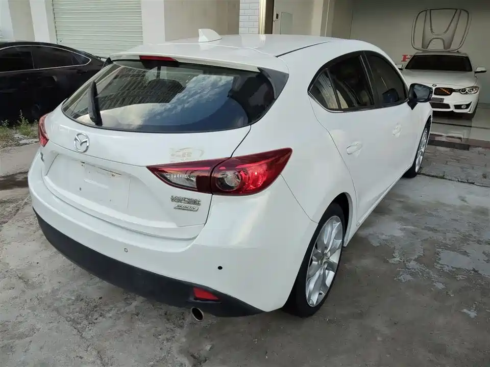 Mazda 3 Angkesaila