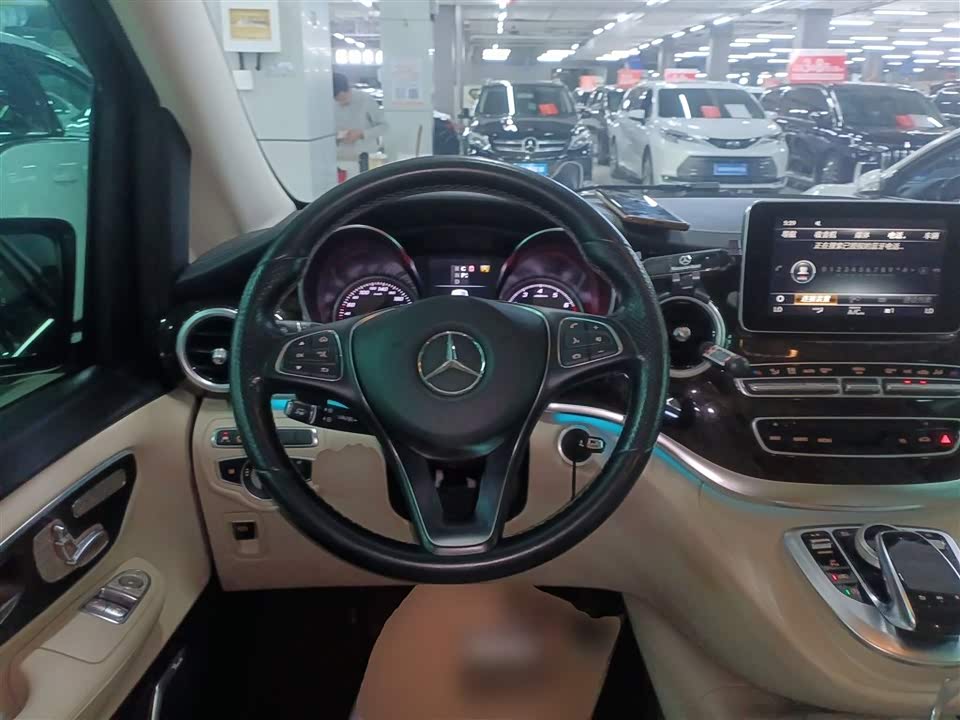 Mercedes-Benz V-class