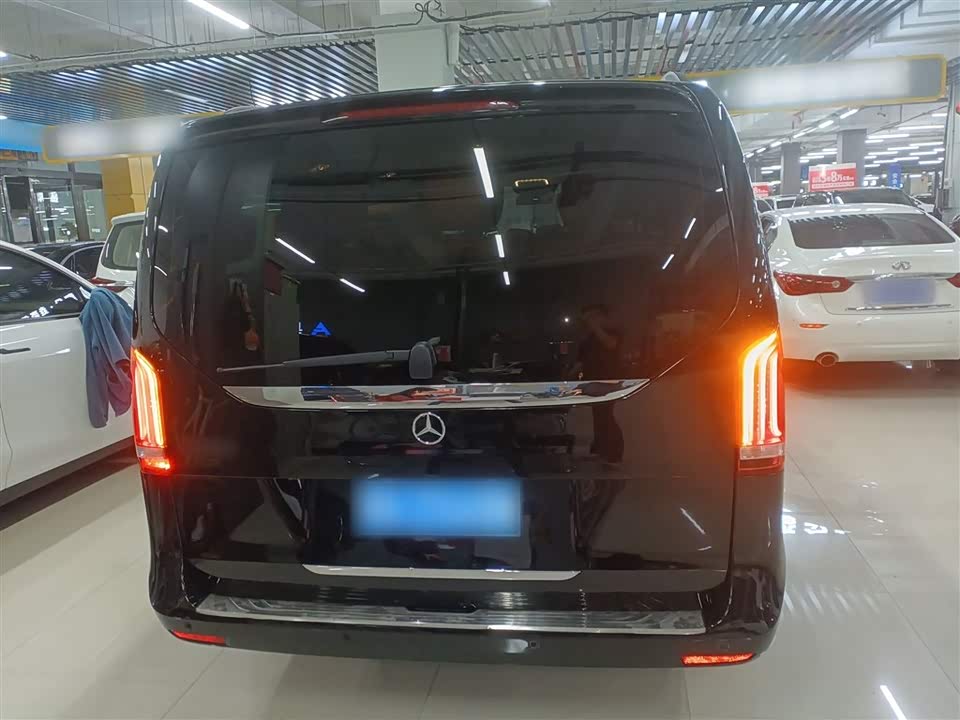 Mercedes-Benz V-class