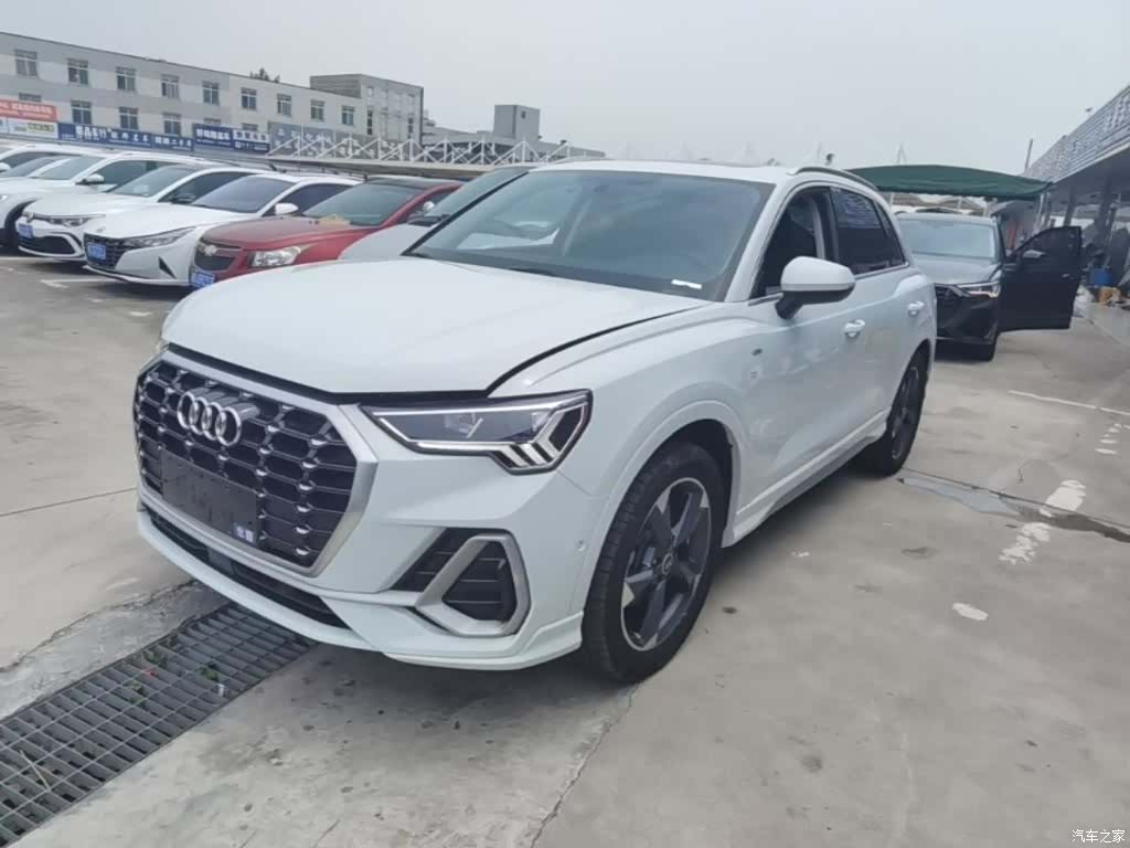 Audi Q3, 2023 1
