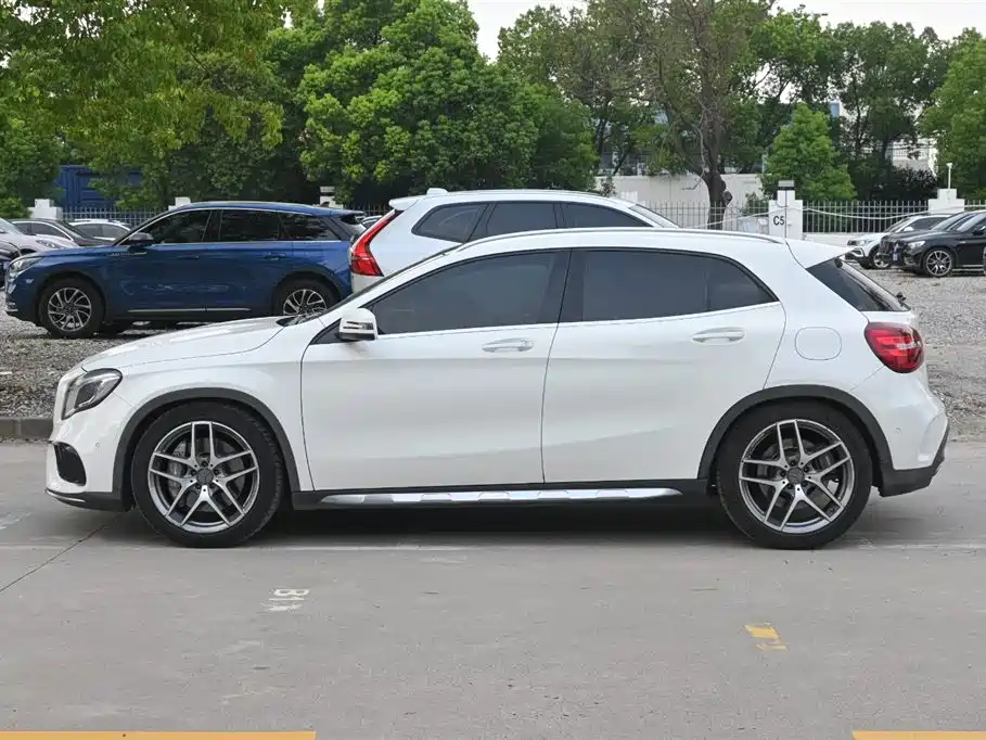 Mercedes-Benz GLA AMG