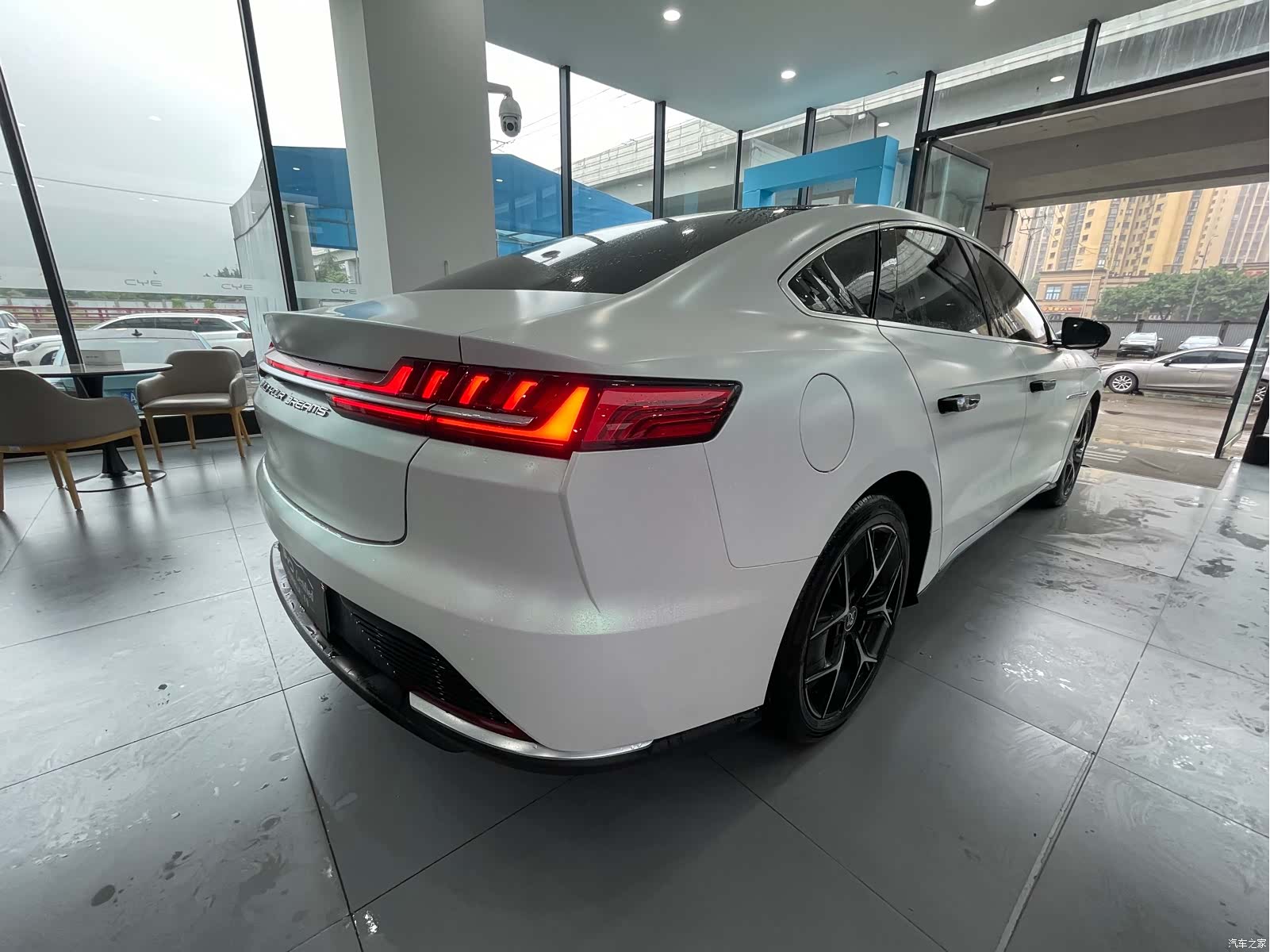 BYD Han, 2022 16