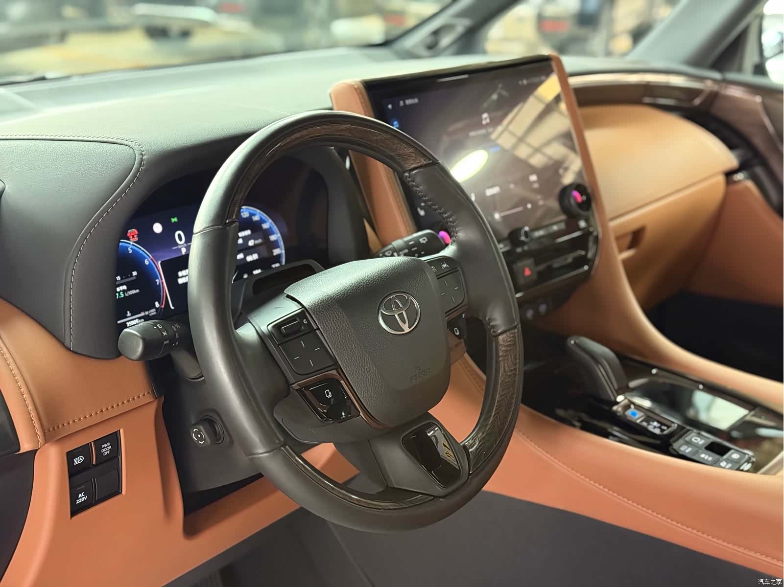 Toyota Alphard, 2023 6