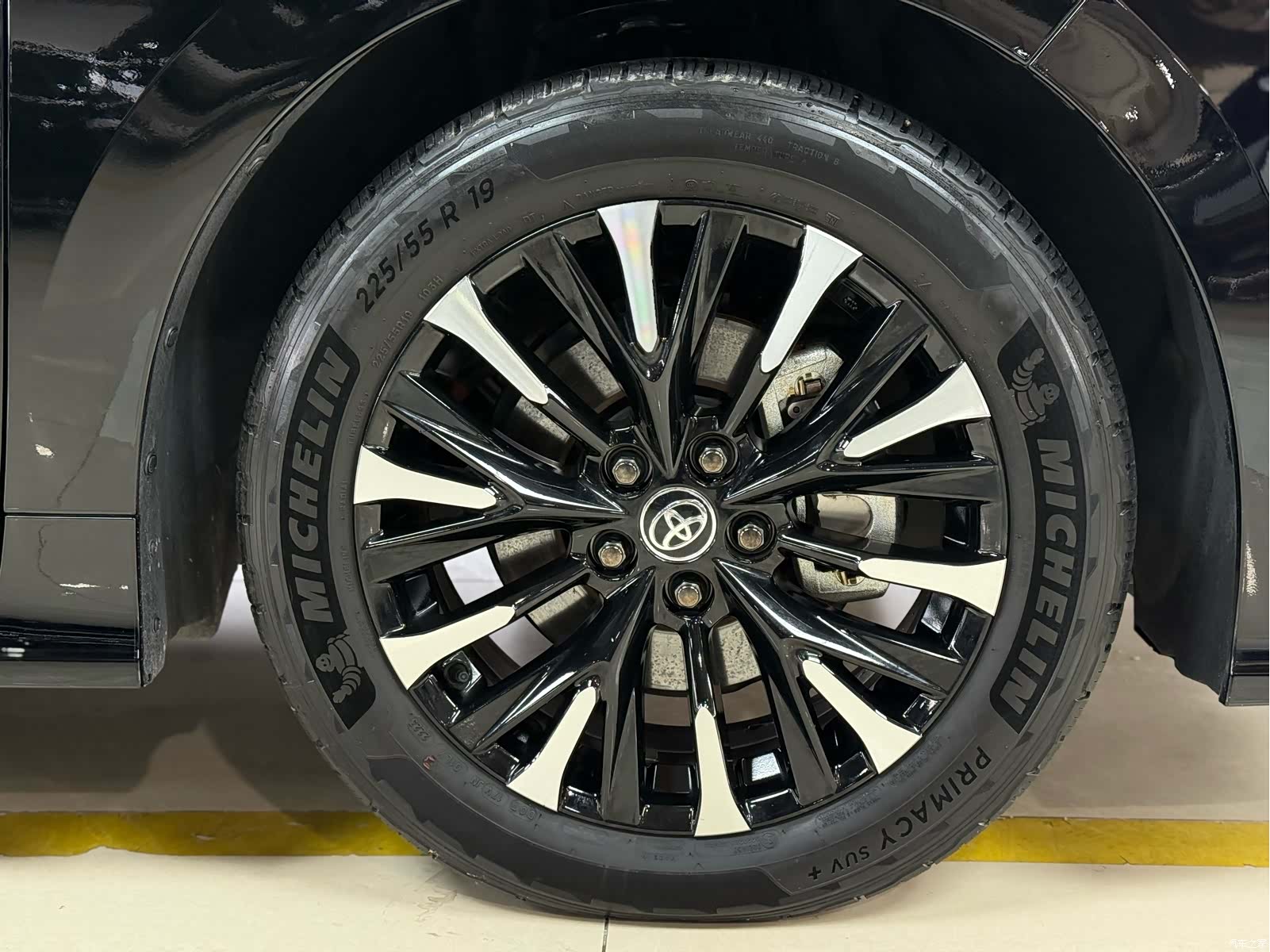 Toyota Alphard, 2023 26