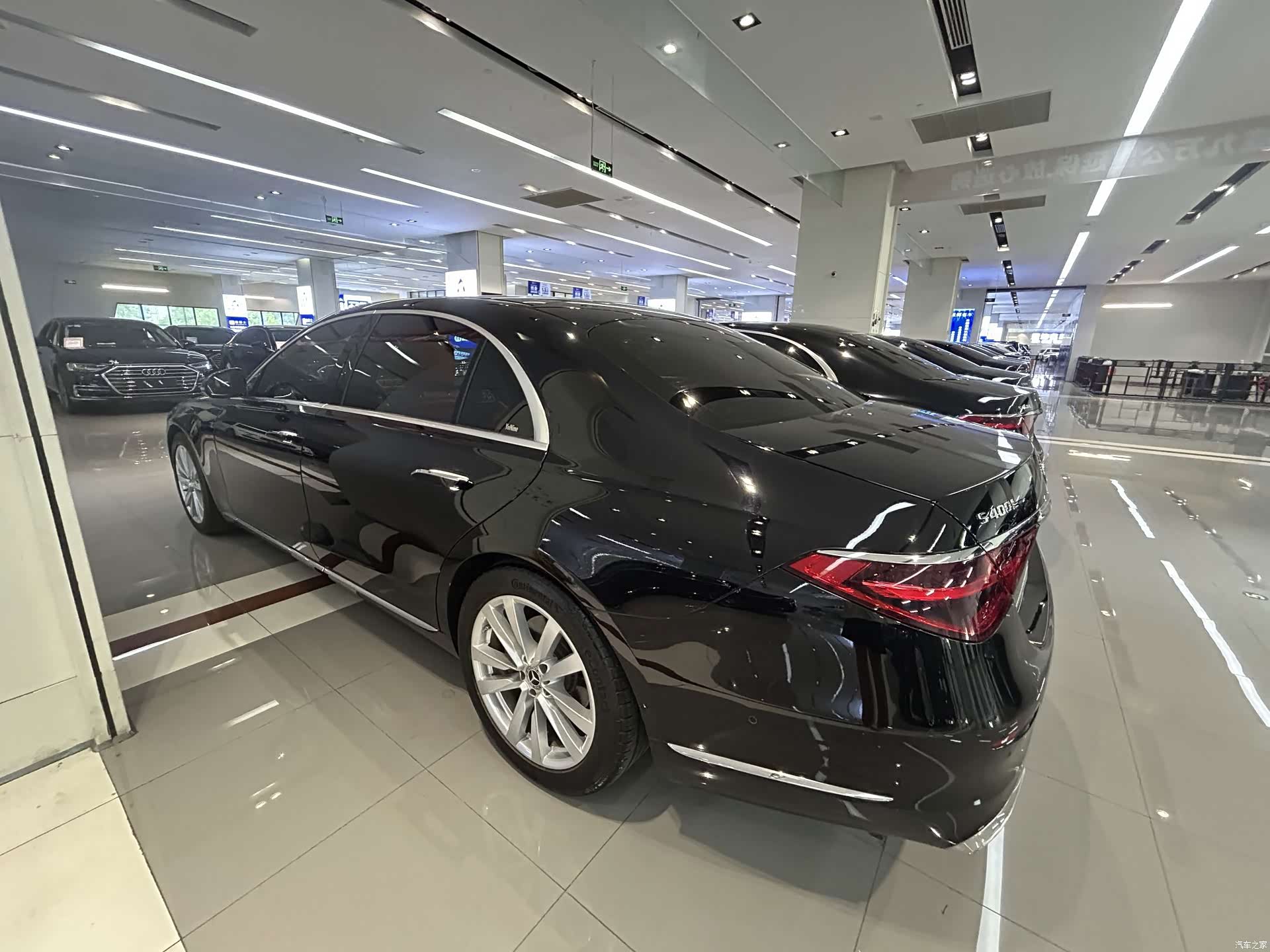 Mercedes-Benz S-Class, 2022 4