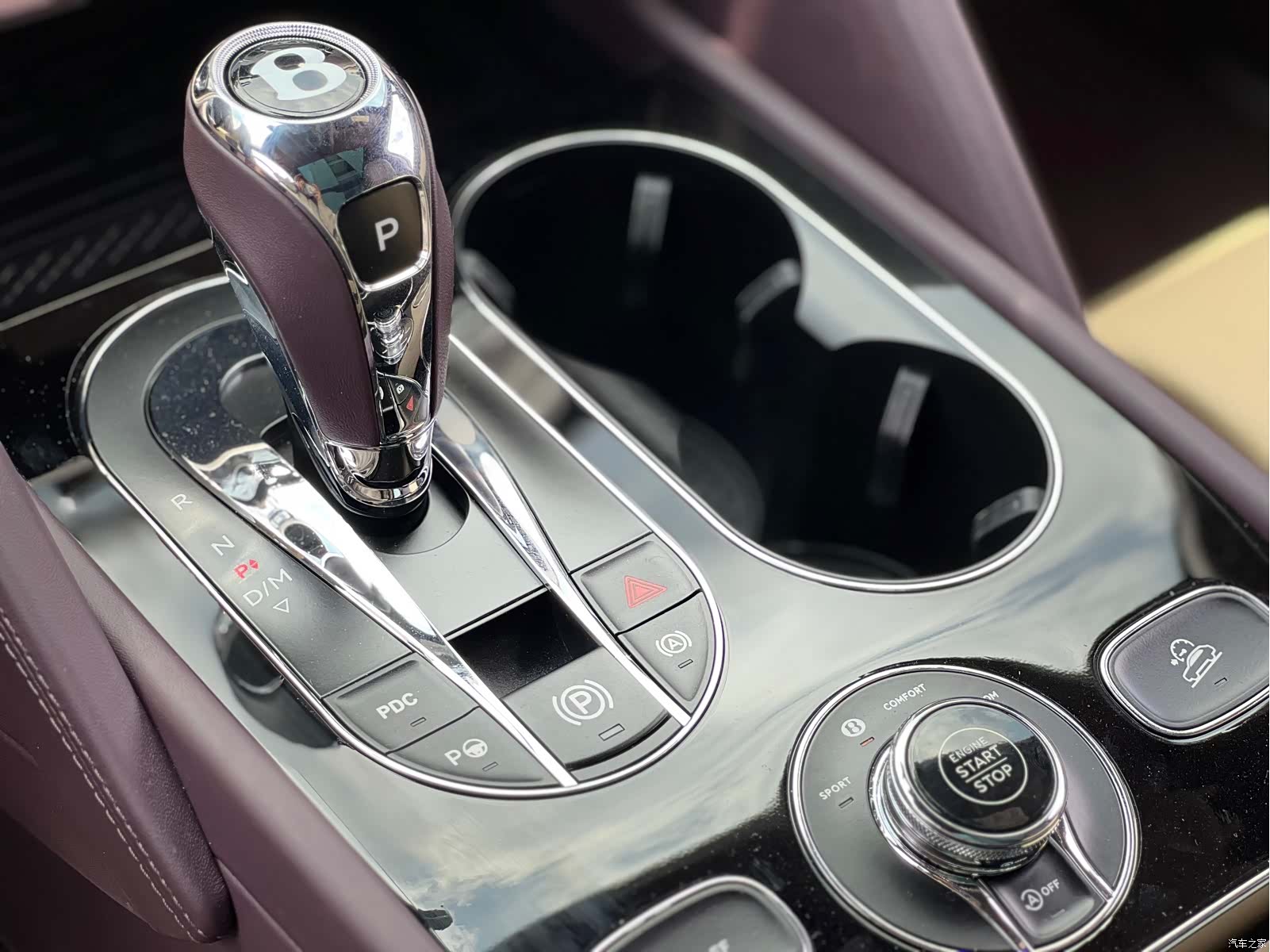Bentley Bentayga, 2023 26
