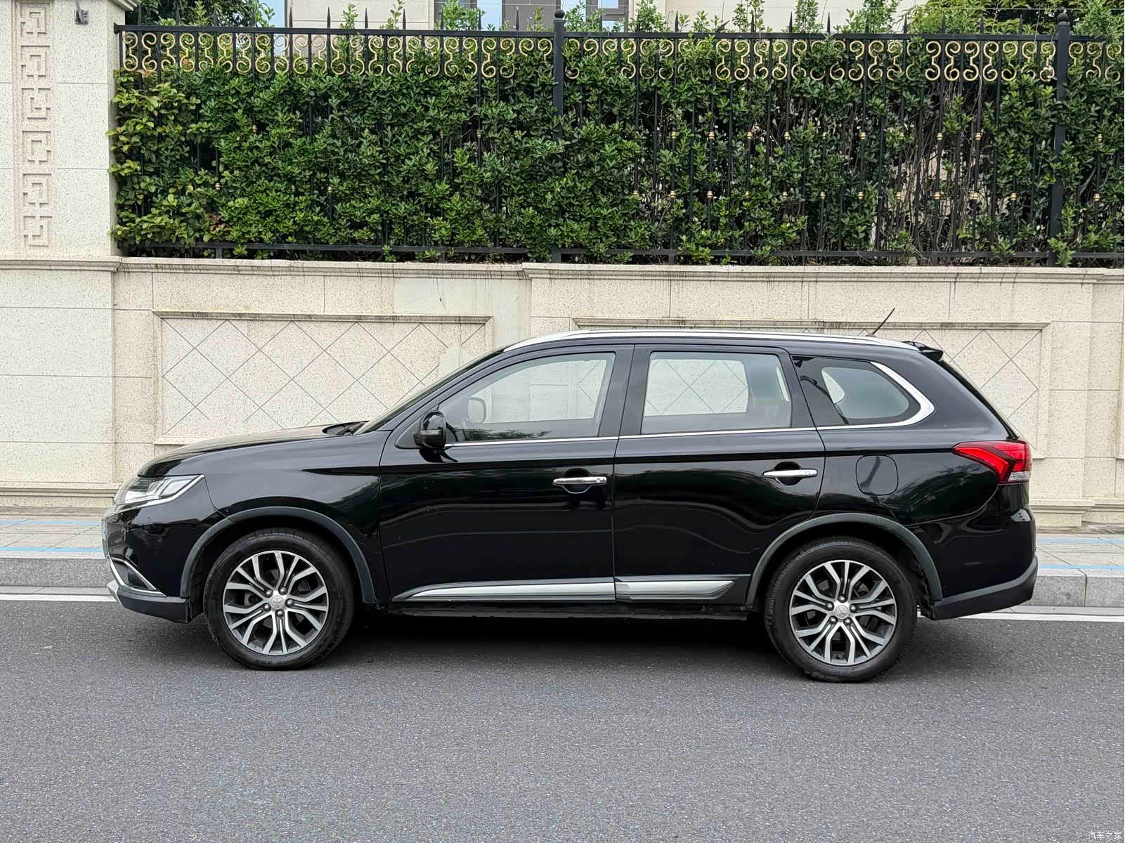Mitsubishi Outlander, 2017 3