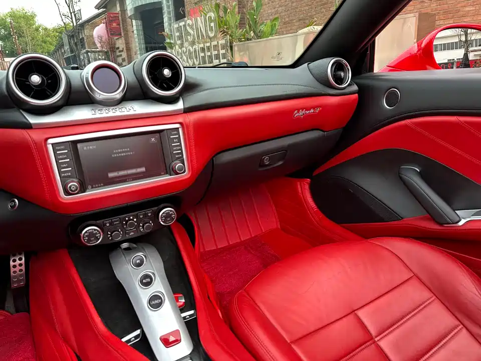 Ferrari California T