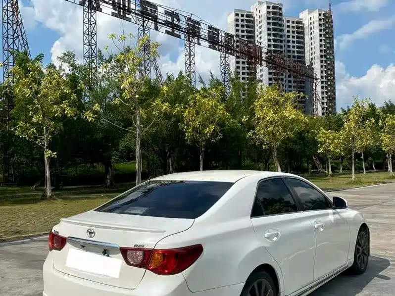 Toyota Reiz