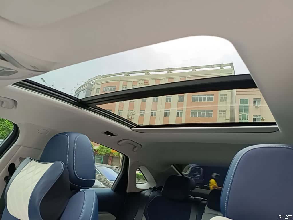 Geely Preface, 2023 18
