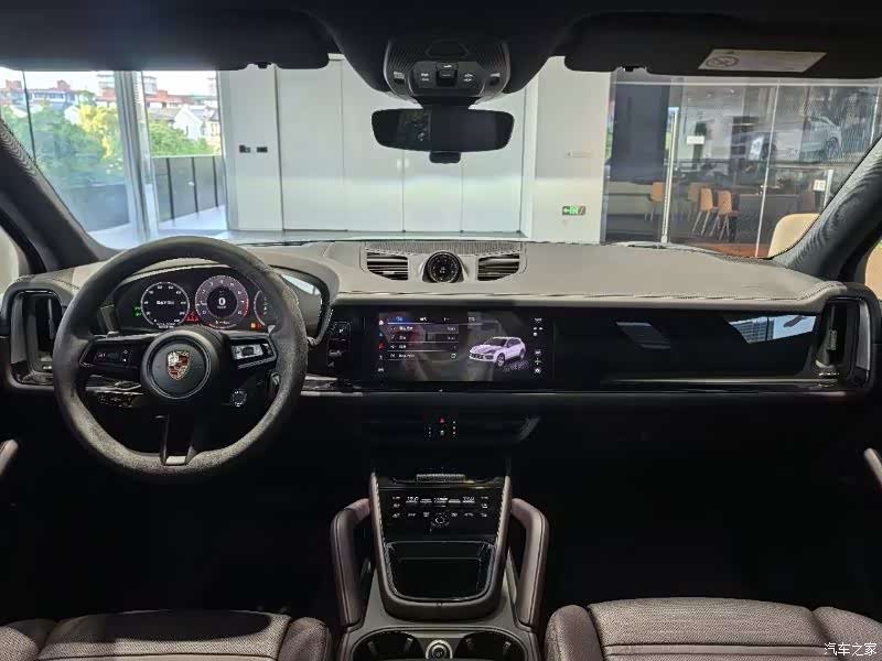 Porsche Cayenne, 2025 3