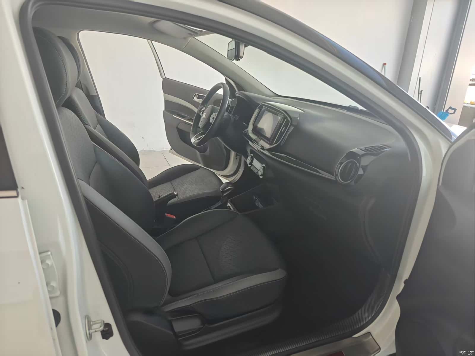 Kia KX1, 2019 8