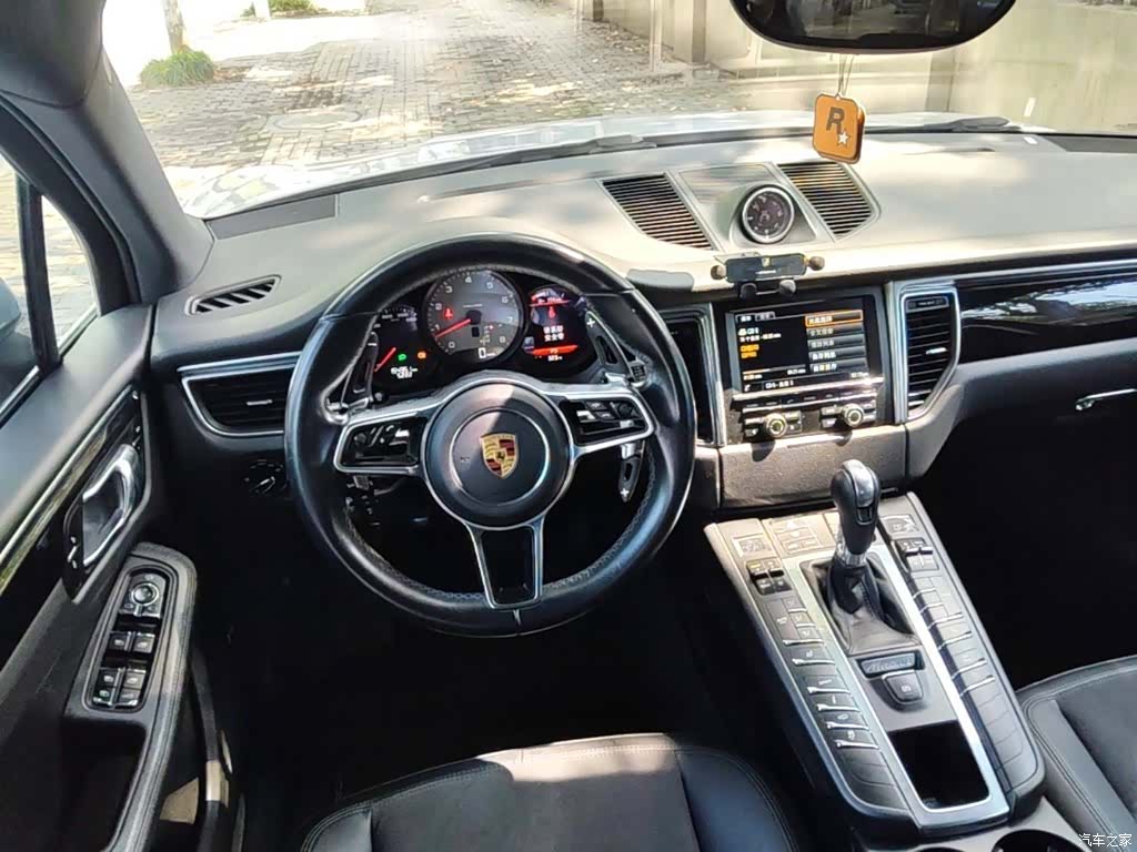 Porsche Macan, 2015 11