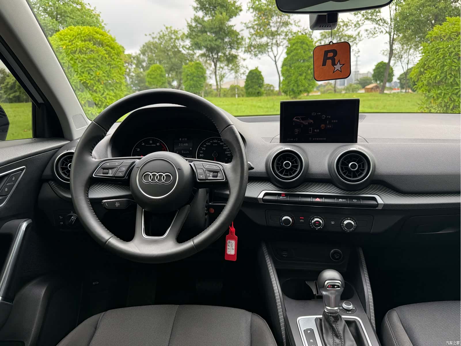Audi Q2L, 2019 12