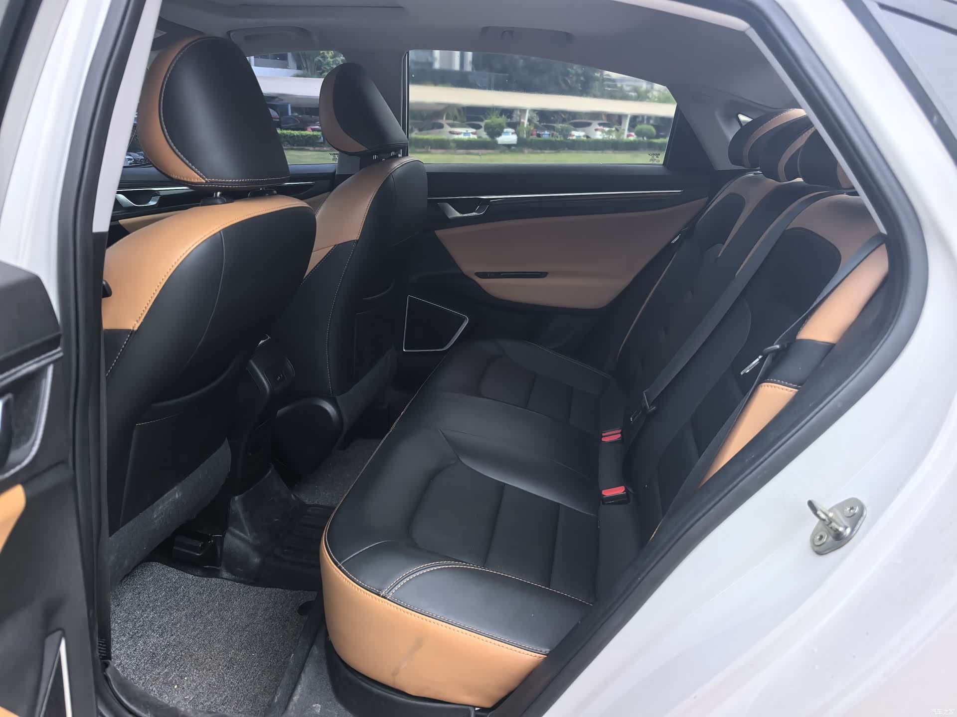 Geely Emgrand, 2020 9