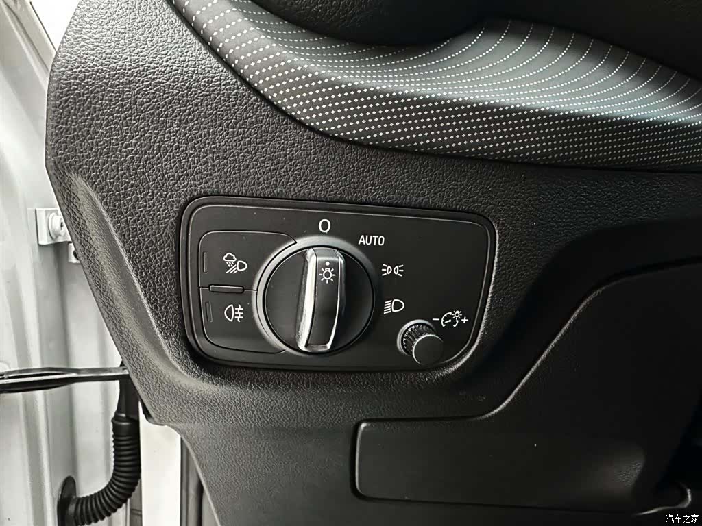 Audi Q2L, 2022 18