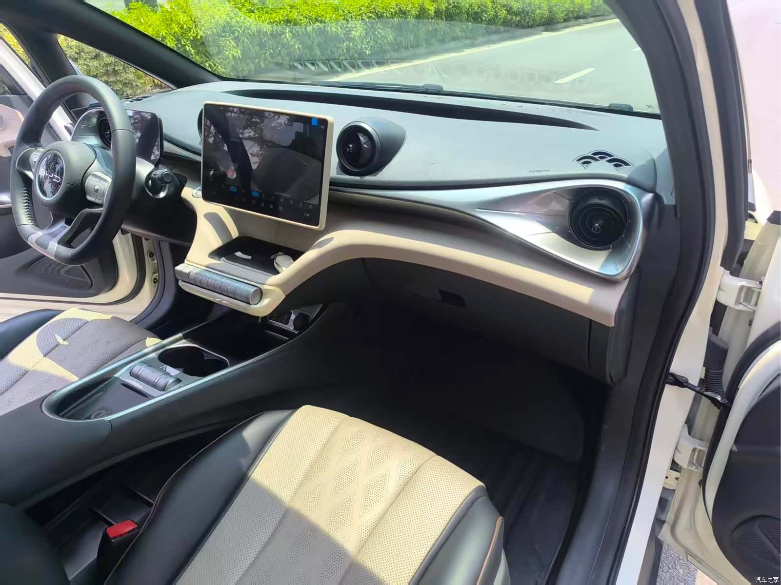 BYD Dolphin, 2023 14