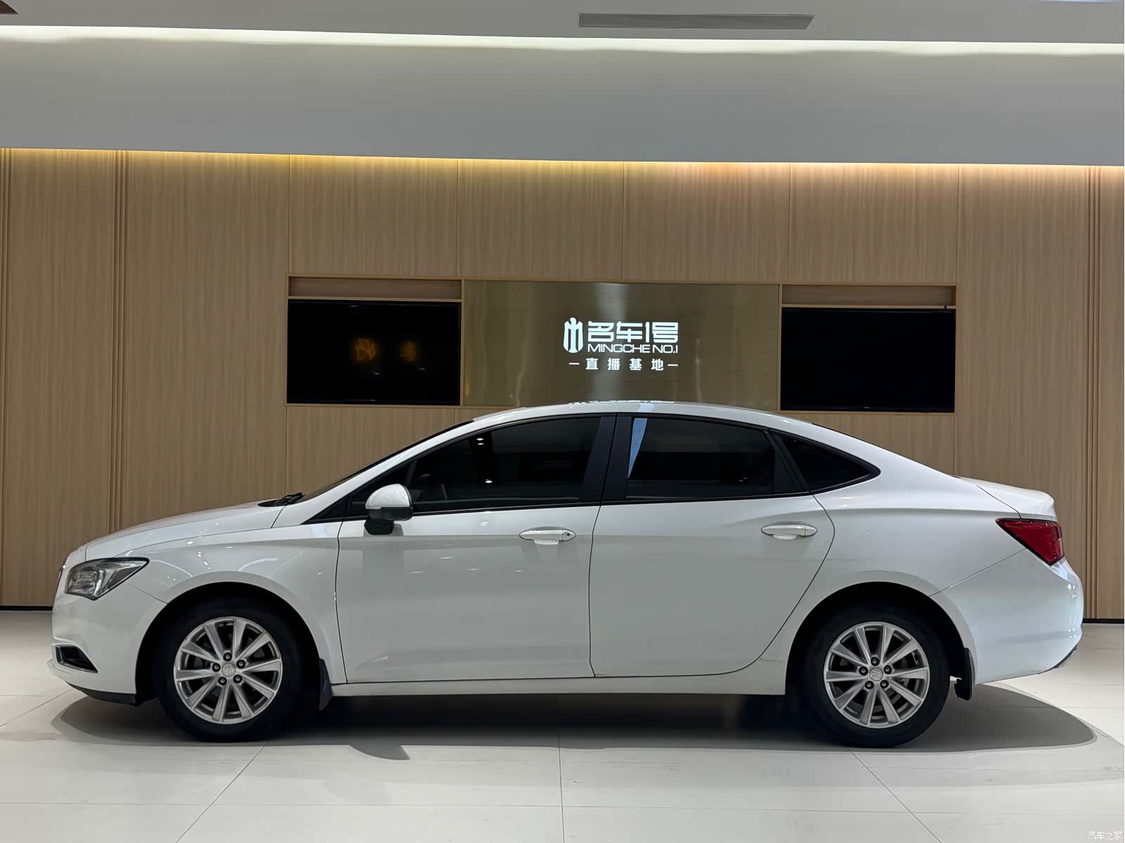 Buick Verano, 2017 3