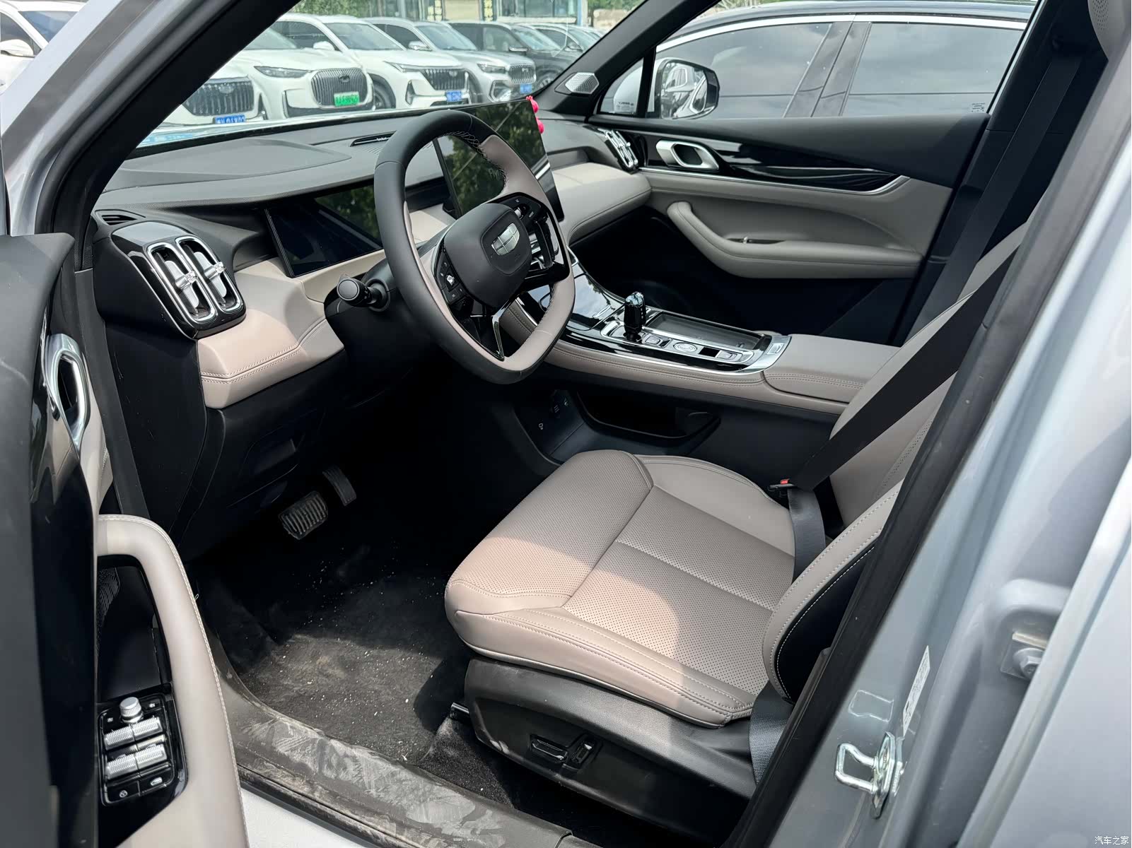 Geely Boyue, 2025 4