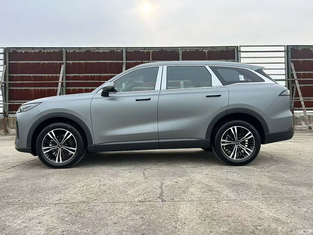 Chery Tiggo 9, 2026 12