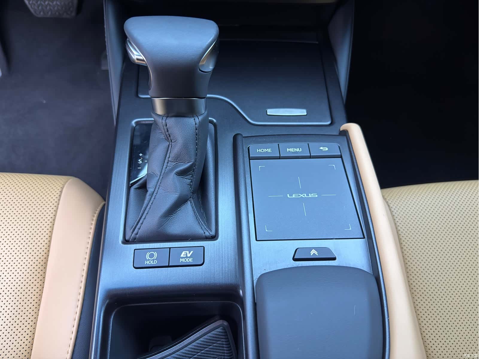 Lexus ES, 2022 15