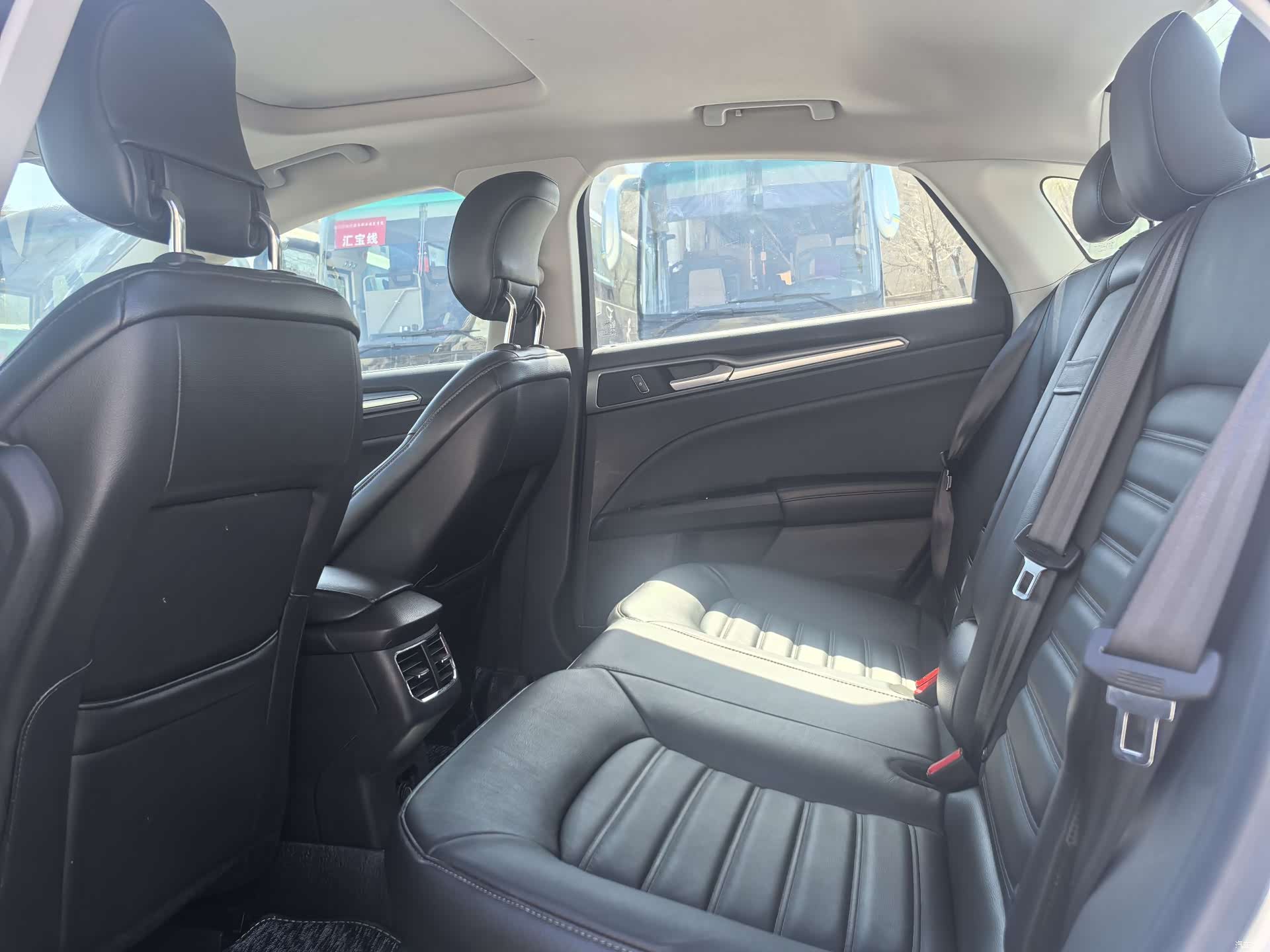 Ford Mondeo, 2015 8