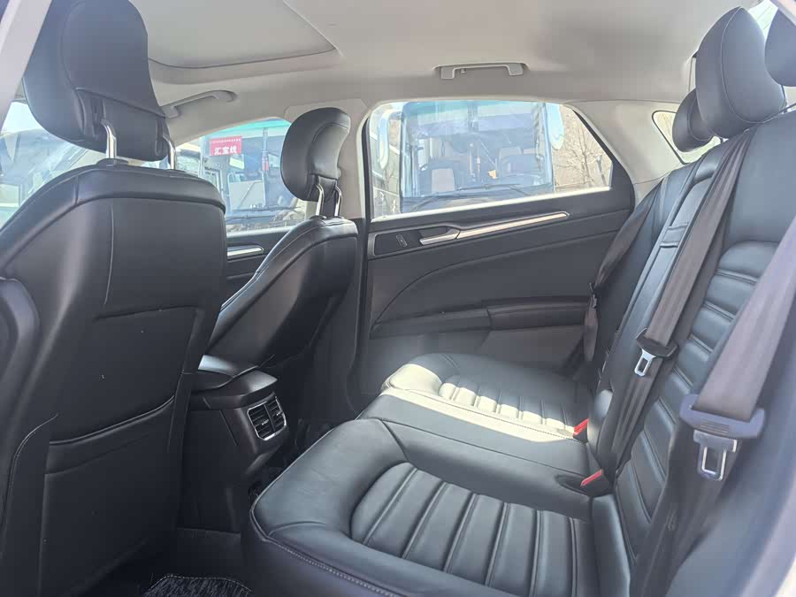 Ford Mondeo 2015, фото 8