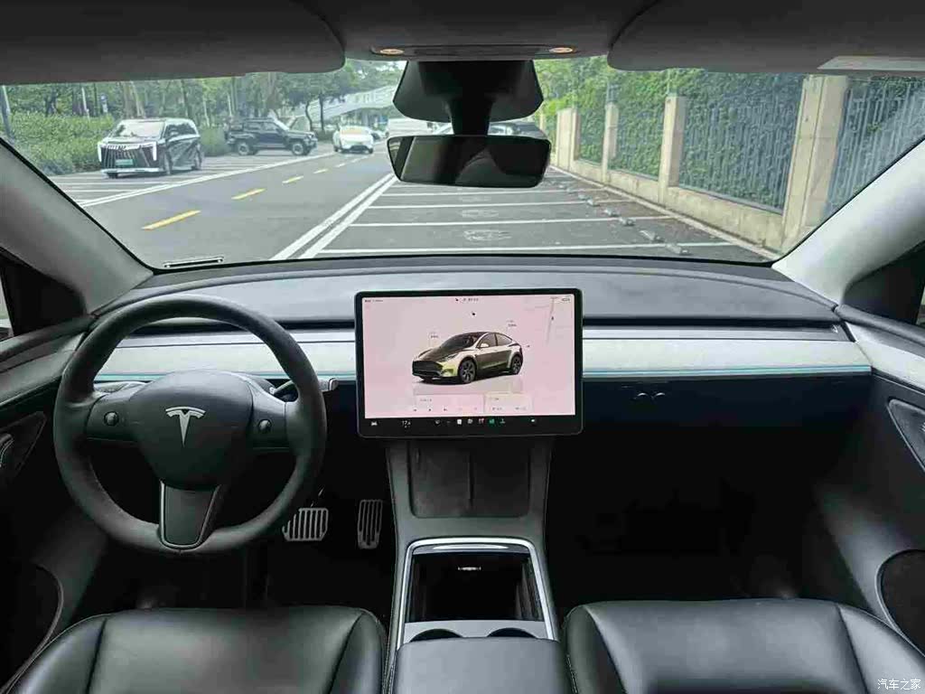 Tesla Model Y, 2024 7