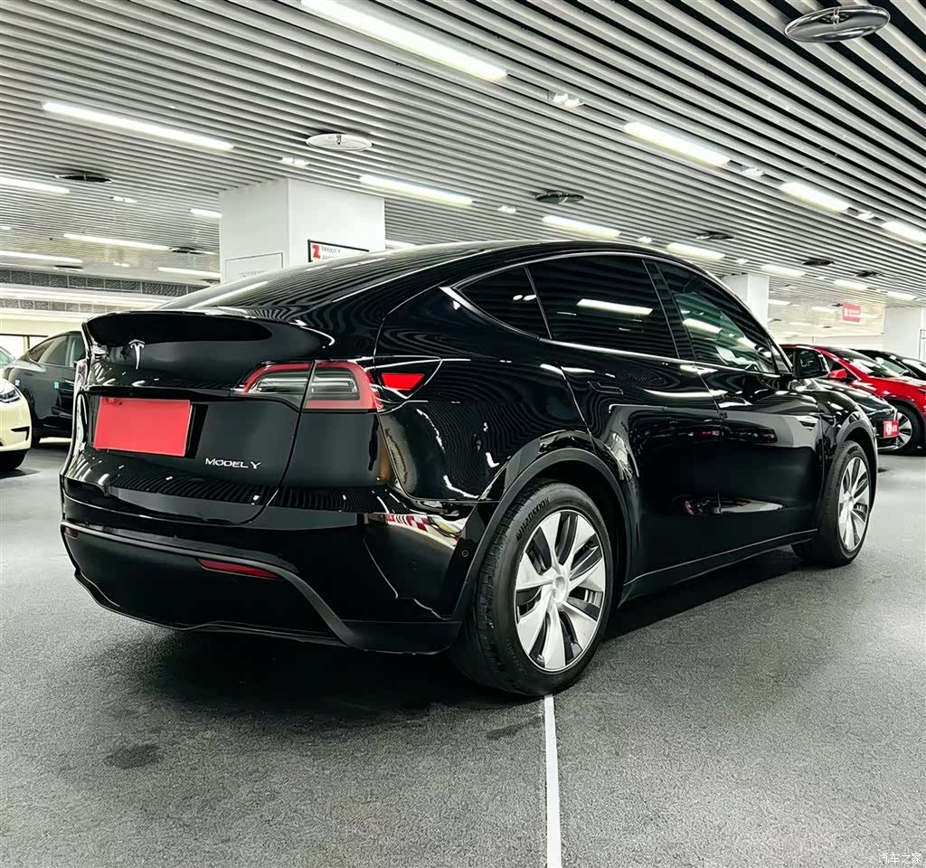 Tesla Model Y, 2022 4