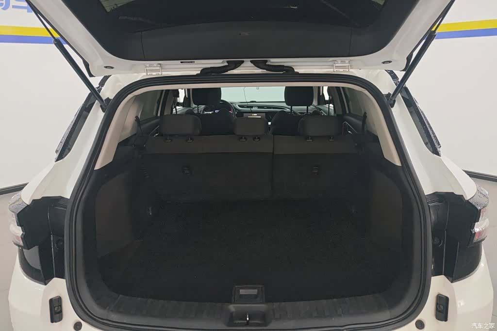 DongFeng AX7, 2019 4