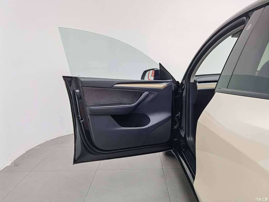 Tesla Model Y, 2022 8