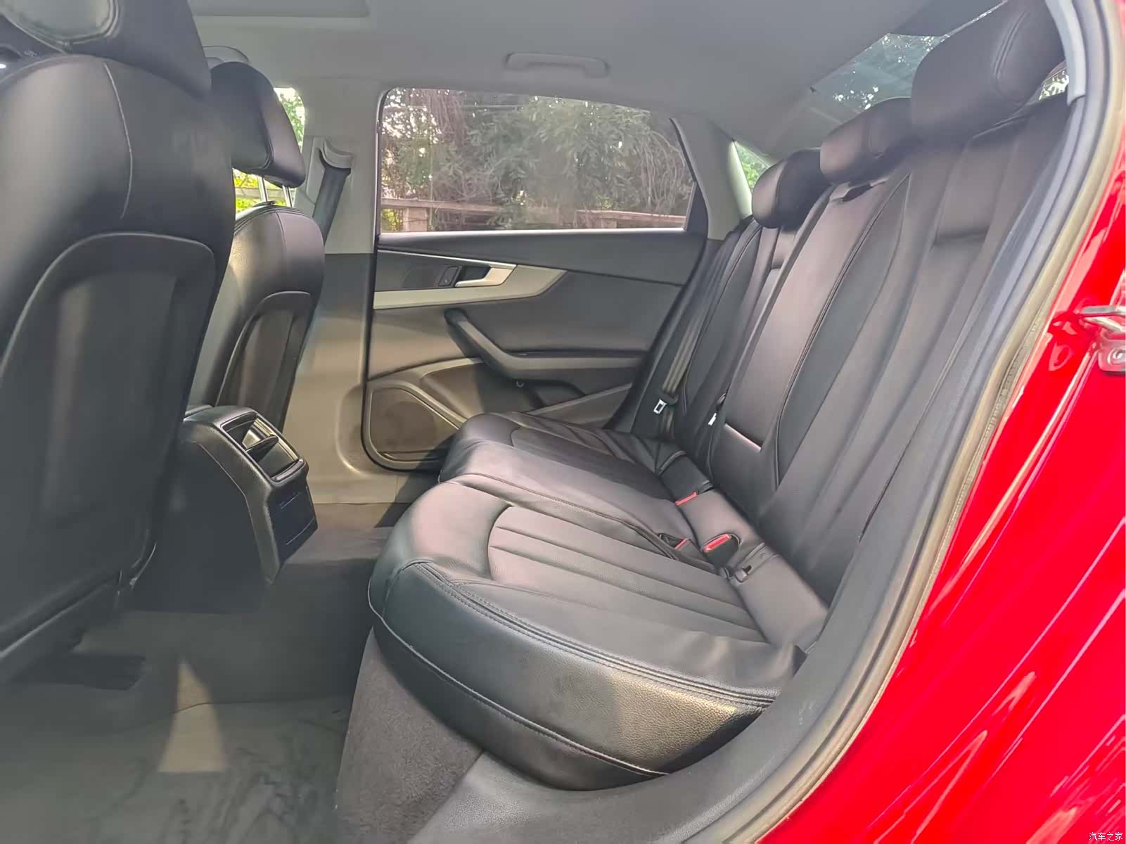 Audi A4L, 2018 6